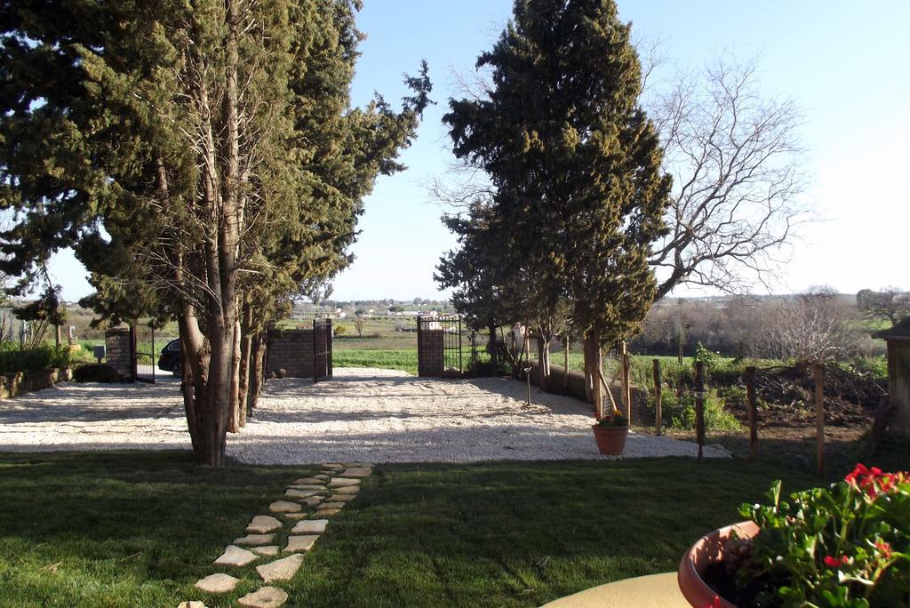 Gasthaus Hausclaudia Cerveteri Exterior foto